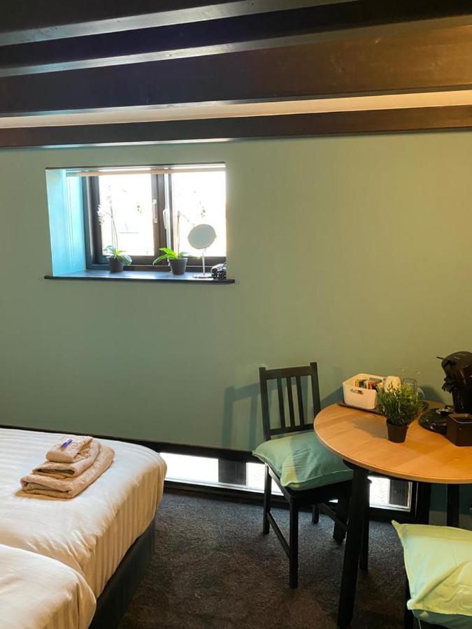 B&B With Or Without De Schuur Zierikzee Bagian luar foto