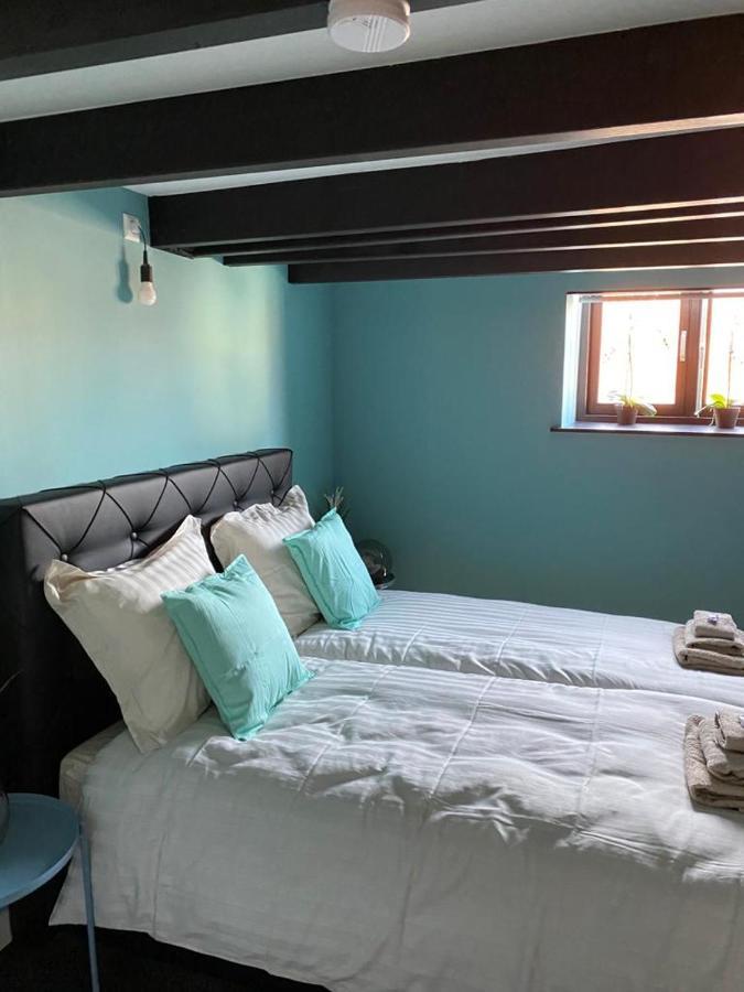 B&B With Or Without De Schuur Zierikzee Bagian luar foto