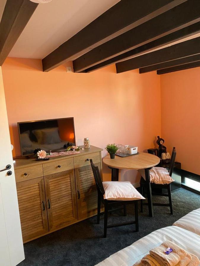 B&B With Or Without De Schuur Zierikzee Bagian luar foto