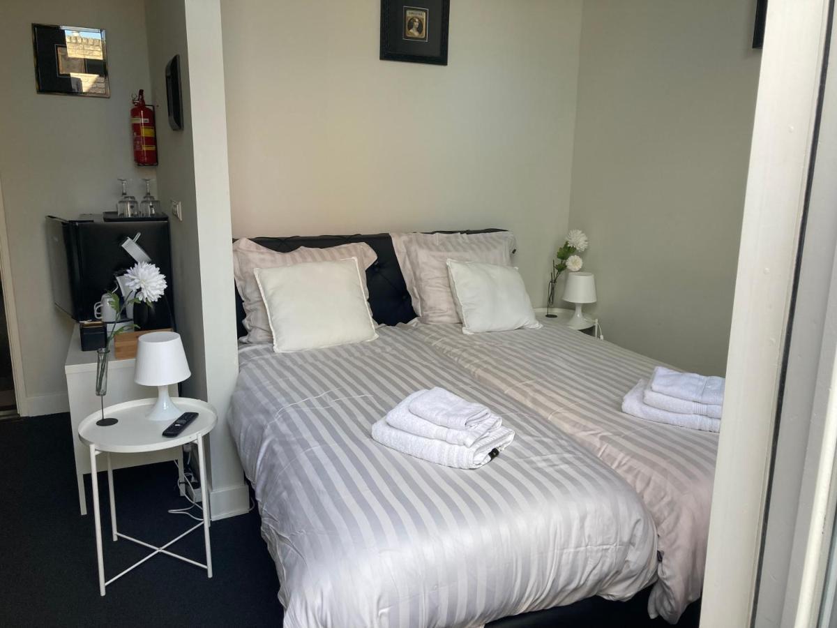 B&B With Or Without De Schuur Zierikzee Bagian luar foto