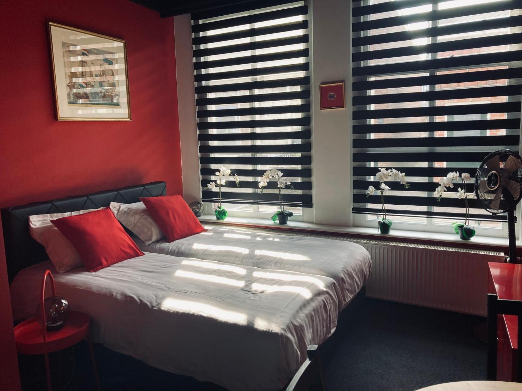 B&B With Or Without De Schuur Zierikzee Bagian luar foto